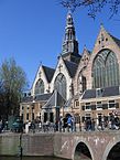Oudekerk en el Barrio Rojo de Ámsterdam